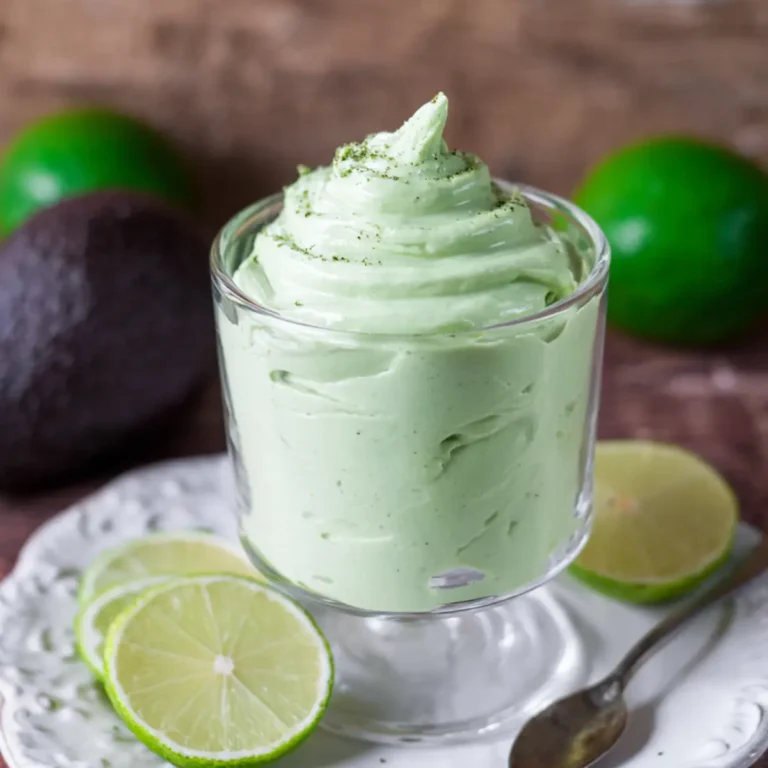 Rohes Avocado Limetten Mousse
